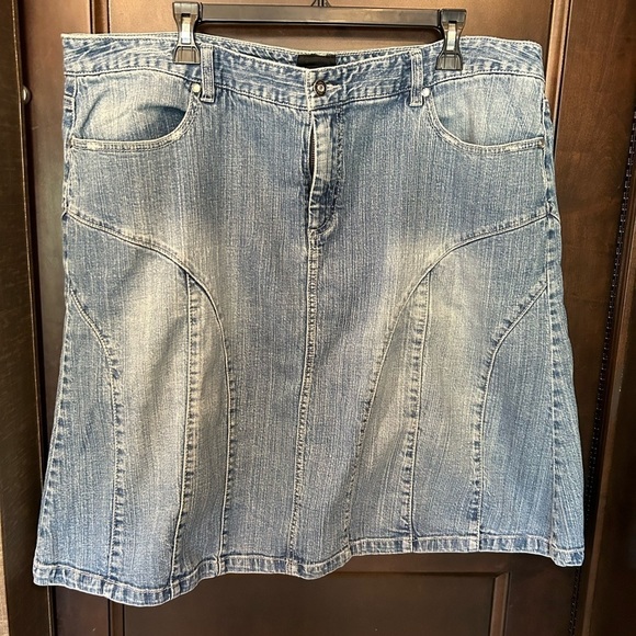 b street Dresses & Skirts - B Street. Denim skirt size 20w. Faded. Distressed and jeweled pockets